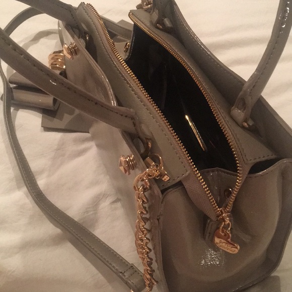 betsy johnson light grey handbag - Picture 3 of 6